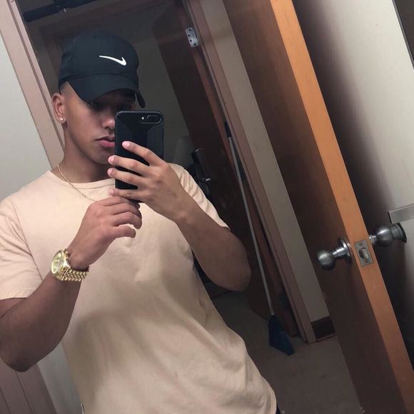 Meet your Posher, Elias - Picture 1 of 1